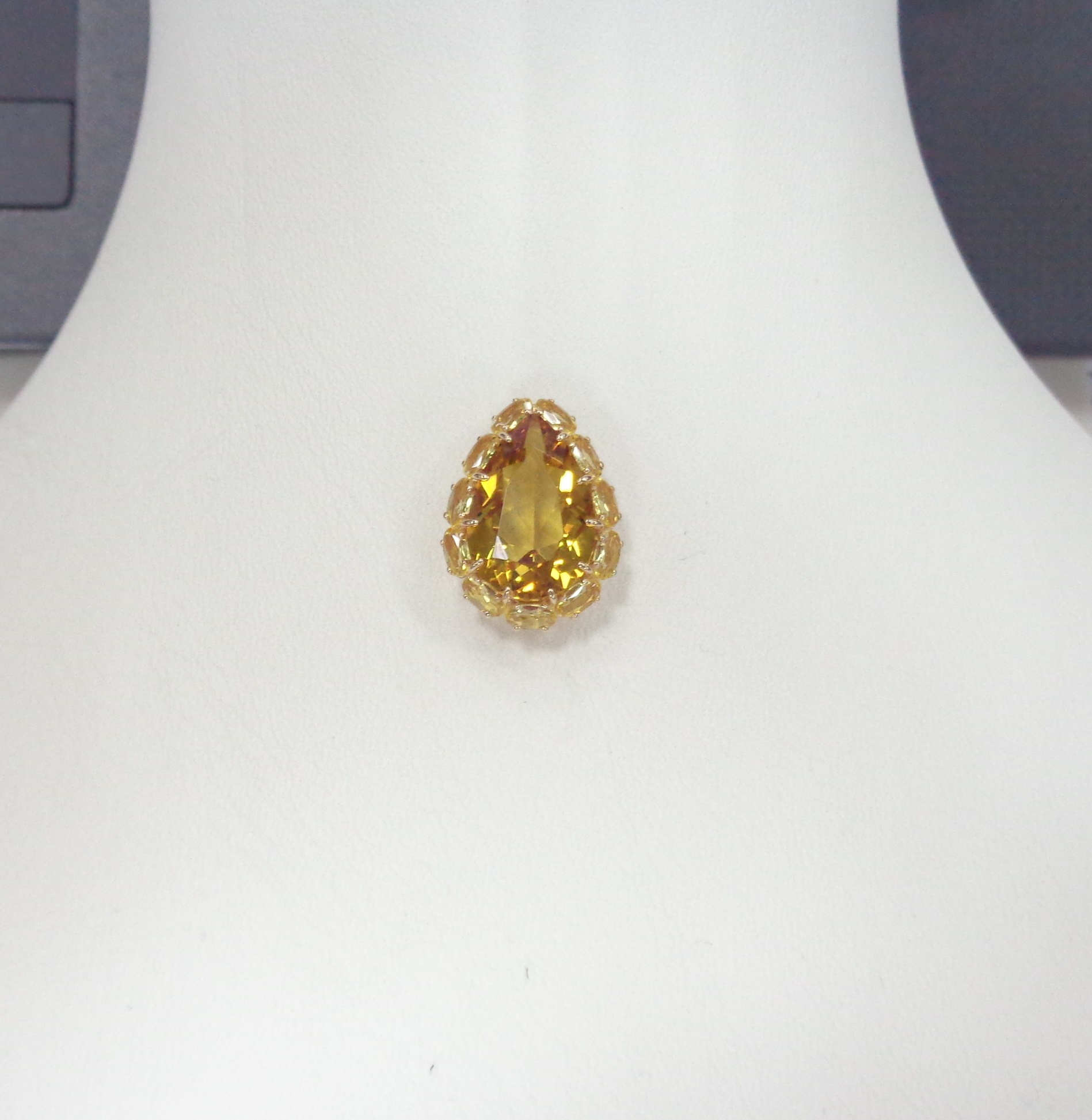 Серебряная подвеска с цитринами